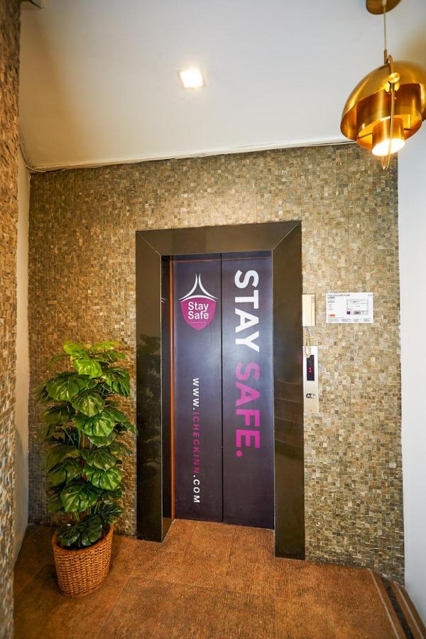 Studio Asoke Hotel Bangkok Exterior photo